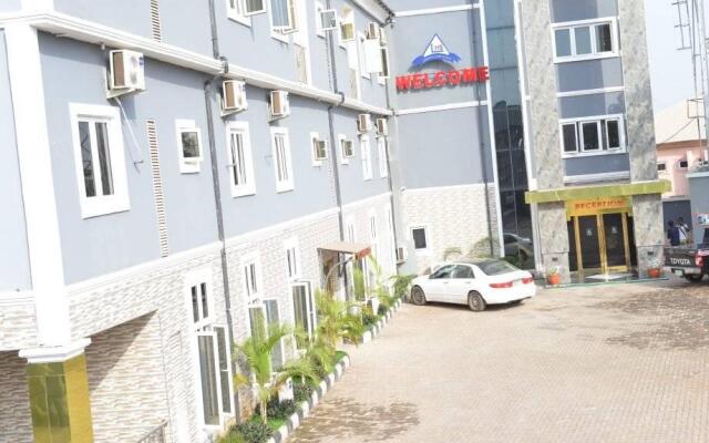 Отель Larema International Hotels & Suites Asaba