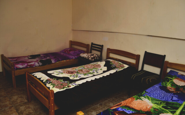 Sakarov & Tours Hostel