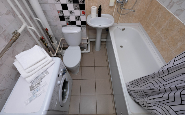 Квартира рядом с Мнтк им. Федорова и Ск Заря