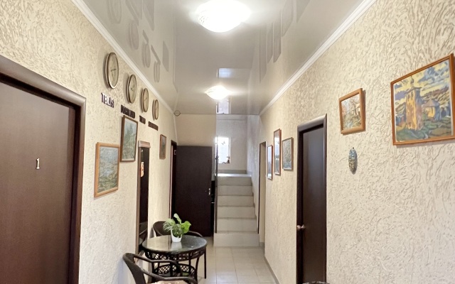 Zolotoy Shmel Guest House