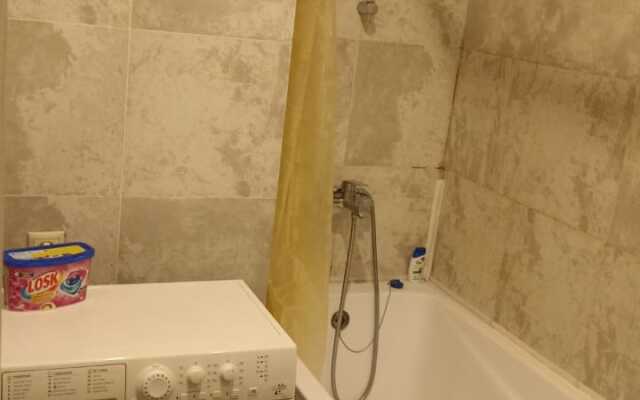Na Kuryzhova 32 Flat