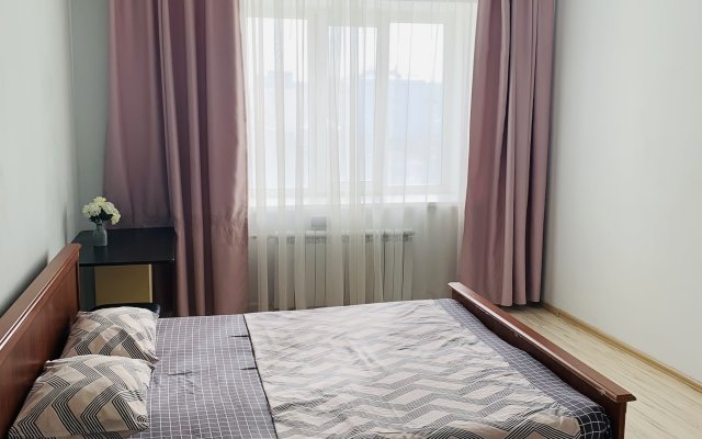 2-Kh Komnatnaya V Tsentre Vozle Tsirka Flat