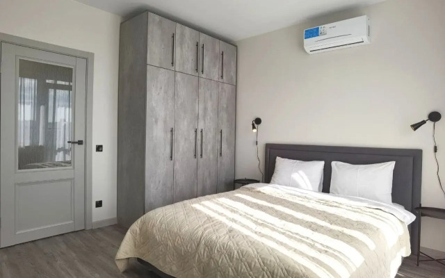 Yevrodvukhkomnatnaya ryadom s Trts Planeta Flat