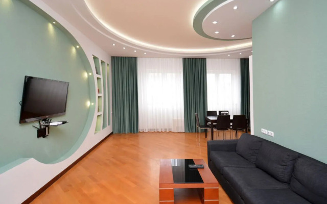 3-Komn. V Novostroyke, Ulitsa Arama, Di6413 Flat