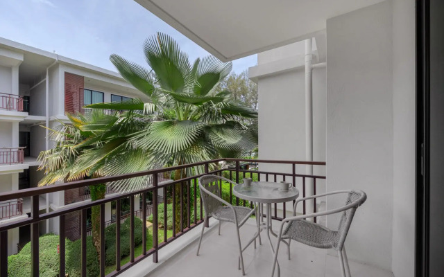 Suite Selayar Rawai Beachfront Title Condo Apartments