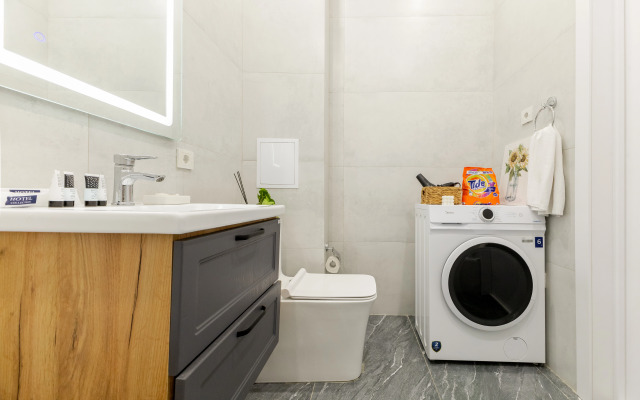 Vozle Khan-Shatyra I Botanicheskogo Sada Flat