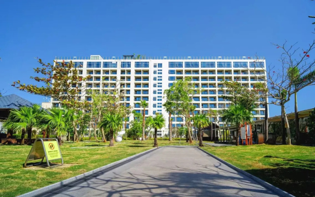 Sanya Harman Hotel - Image 2