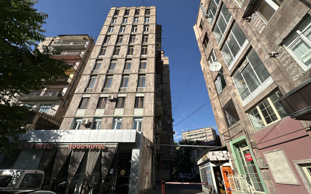 3-K Kvartira na Prospekte Sayat-Novy Flat