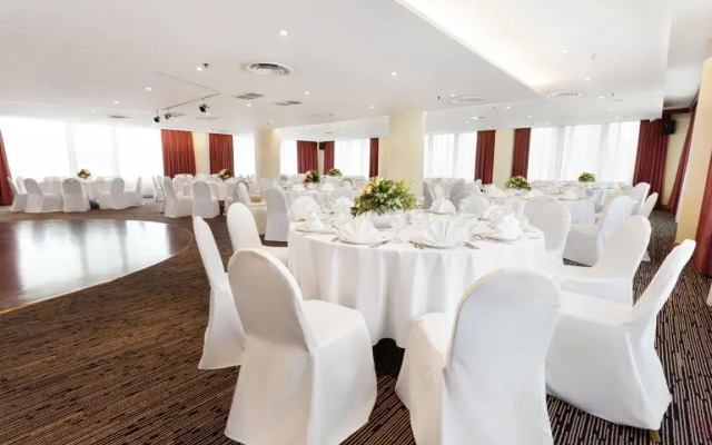 Отель AZIMUT Сити Отель Олимпик Москва World Atomic Week