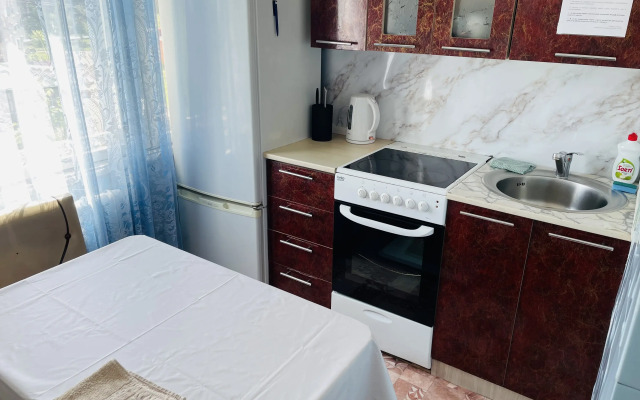 Квартира Трехкомнатная на Угольщиков, 28