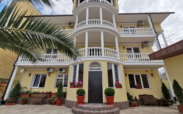 Orange House Hotel