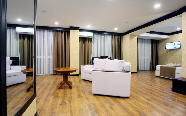 Orient Star Varahsha Hotel