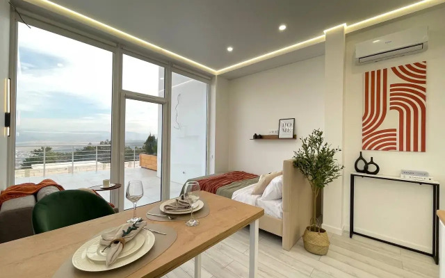 C Terrasoy I Vidom Na Gory Flat