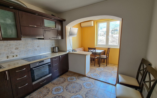 Dvuhkomnatnyie S Vidom Na More Apartments