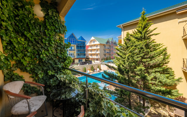 U Morya S Basseinom v Zhk Solnechnij apt25 Apartment