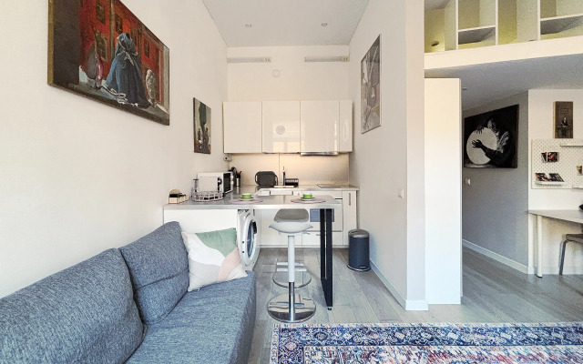 Апартаменты Атмосферные двухуровневые в самом сердце Петербурга