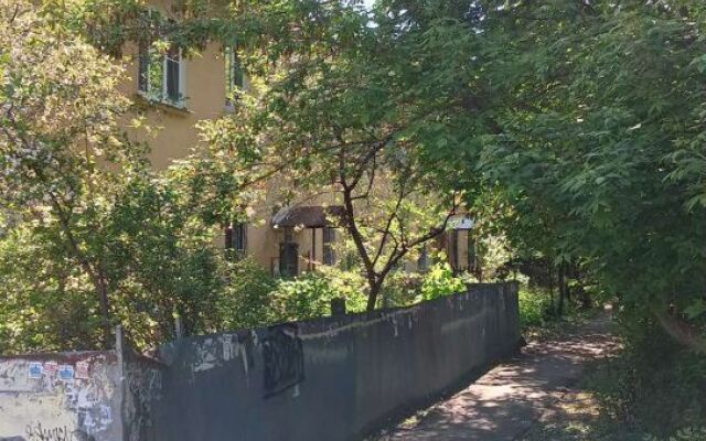 Na Lyapunova 5 Apartments