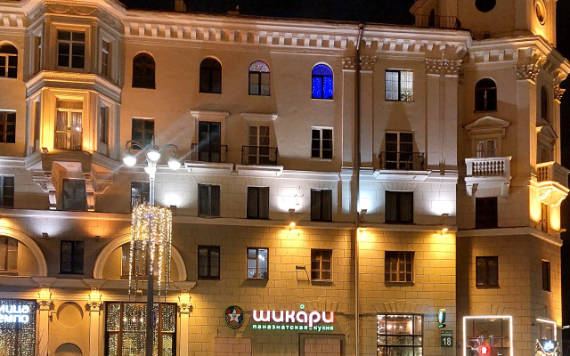 Апартаменты 4-х комнатные центре на Карла Маркса 25