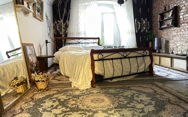 Unikalnaya Vintazhnaya 250 кв. м. Flat