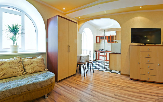 Lessor 103-105 Apartments