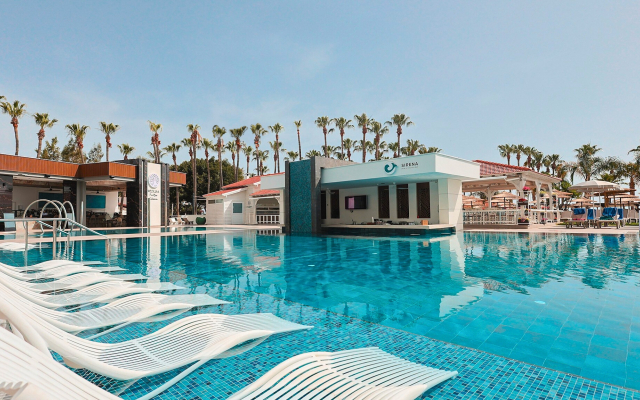 Cavo Maris Beach Hotel