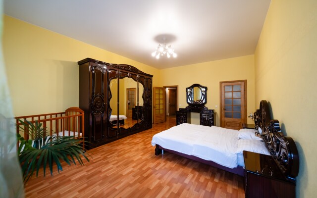 Gold Triangle BM 11 Apartments