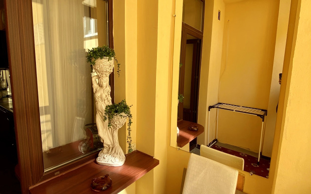 Bolshaya Dvukhkomnatnaya Na Lenina 18 Flat