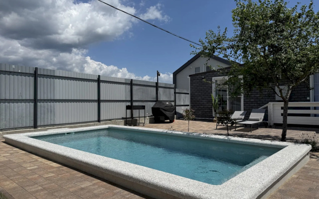 Частный Дом 550 с Тёплым бассейном Сауна Мангал Голубая Бухта