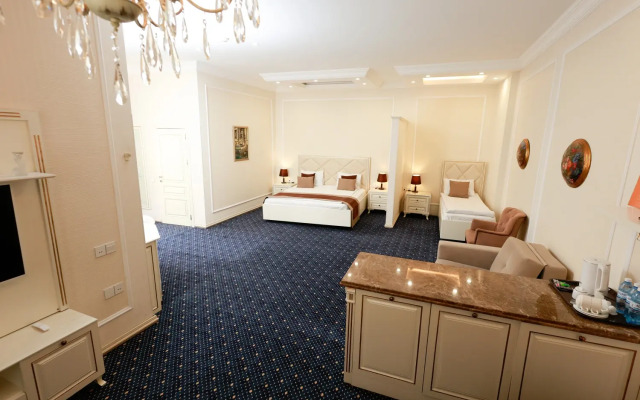 East Legend Hotel