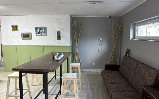 555 Dvukhetazhny S Terrasoy I Mangalom Private House