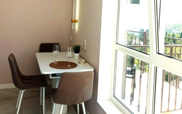 Dvukhkomnatnaya S Panoramnym Vidom Na Yaltinskuyu Bukhtu.Flat