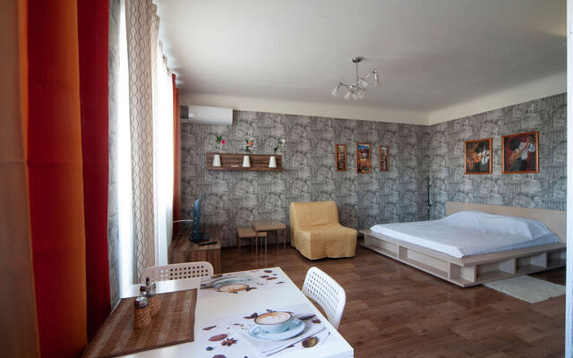 Studiya S Dzhakuzi Na Lenina 155 Apartments