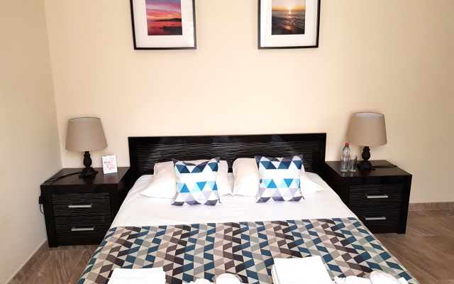 Plutus Hotel