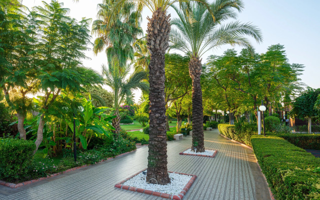 Aydinbey Famous Resort - Ultra All Inclusive
