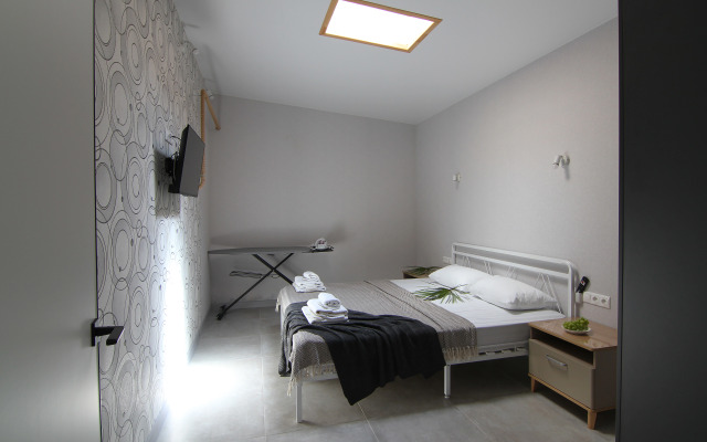 Odnakomnatnaya Kvartira Pervy Etazh (kazarma) Flat