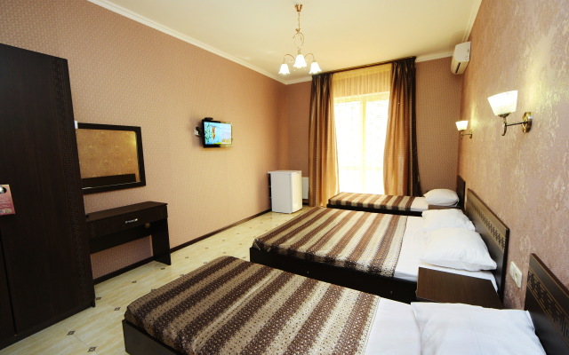 Ahilles Palas Guest house