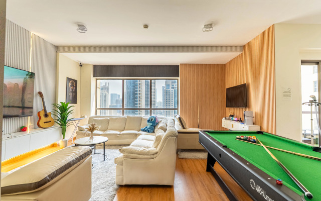 Boris Capsule JBR Hostel