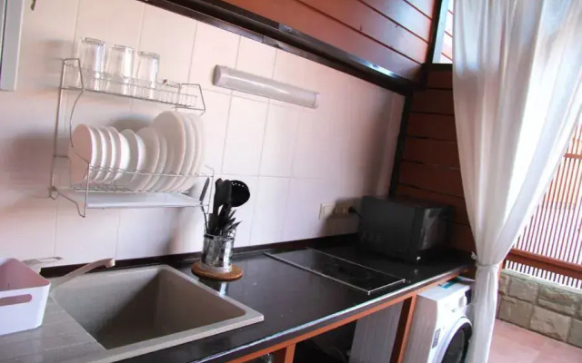 Peak Season 3 Apartments