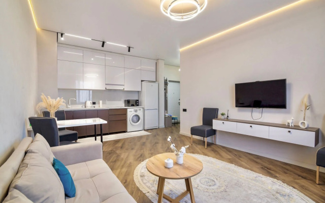 Udobnaya v Tsentre Goroda Flat