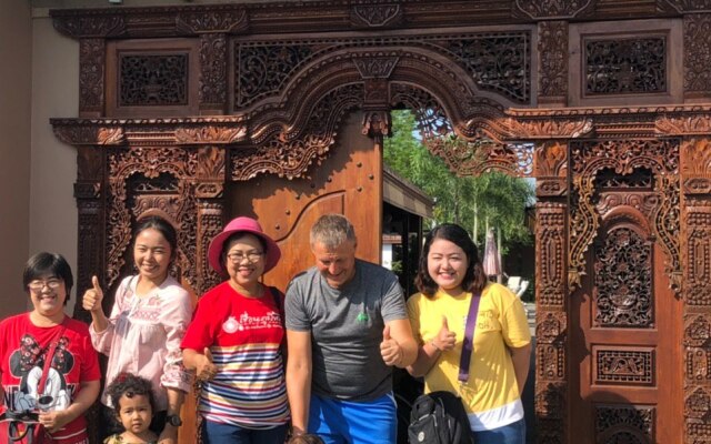 4 Palms Resort Hotel