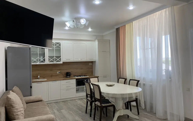 Частный Дом 1 Часть на Поэтической 44