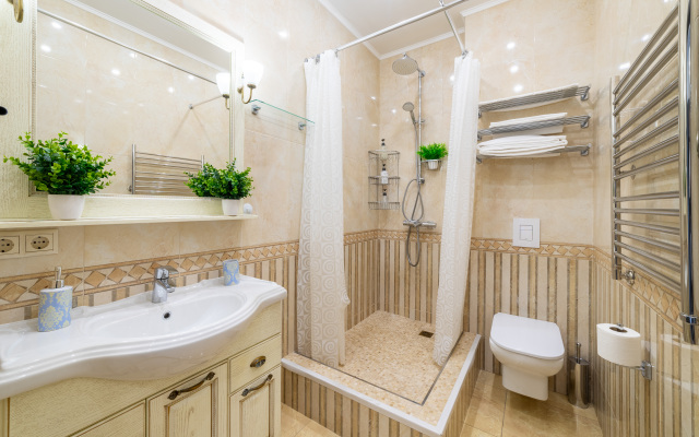 S Dvumya Terrasami I Basseynom Flat