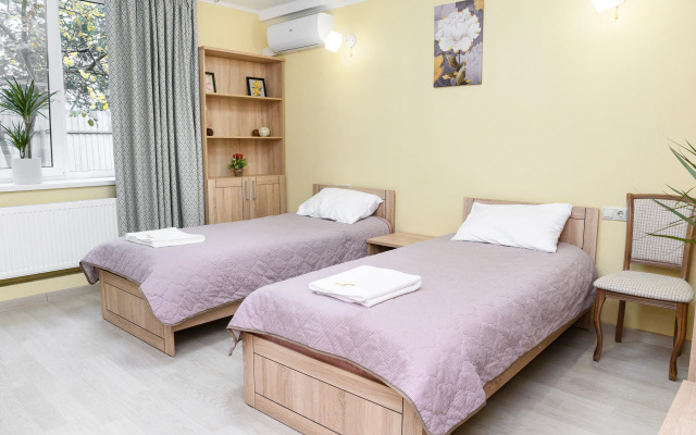 Pyatnitskiy Plyos Hotel