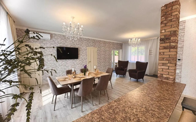 Lazurny Private House