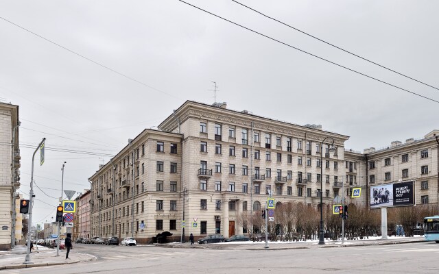 3Kh Komnatnaya Na Bolshom V.O. Flat