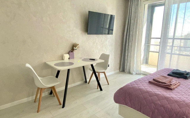 Квартира уютная видовая на 19 этаже