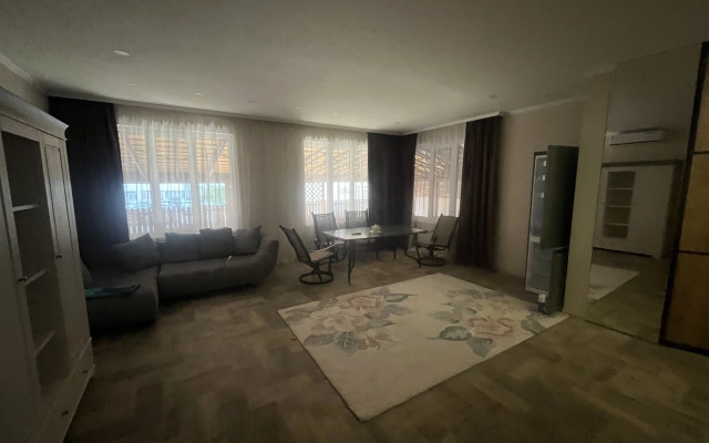 Semeyny Private House