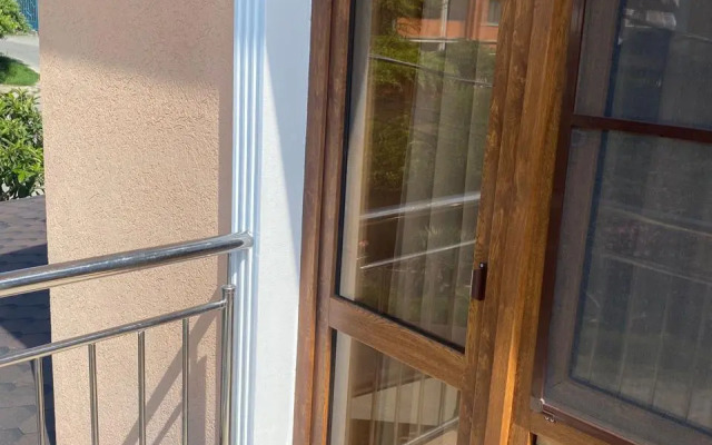 RosaHome Loo Guest house