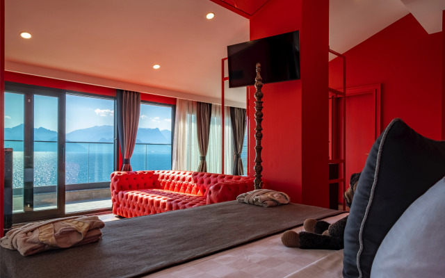 Lucky Monkey Hotel
