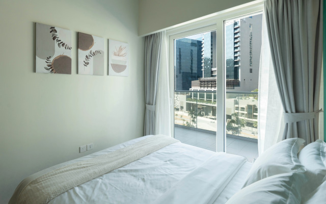 Keyrock Living Lakeview Luxury at Reva Residence Apartments